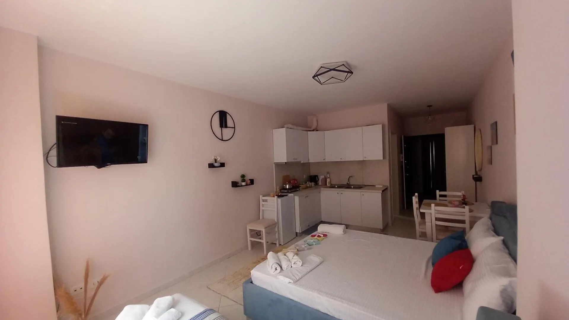 דורס Morzem Apartments אלבניה